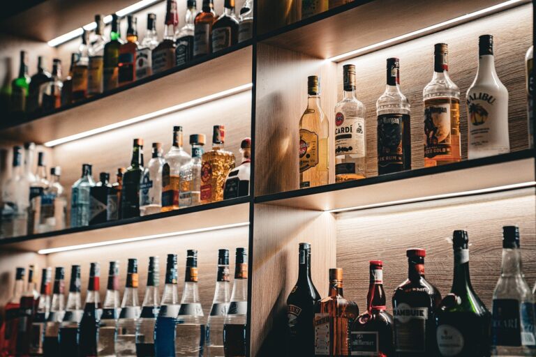ニキビ跡が悪化する男性のお酒の影響とは？