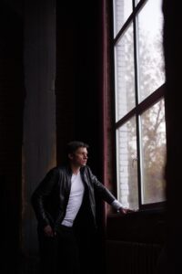 ニキビ跡をマスクで隠れるメンズ向けのおすすめ対策は？